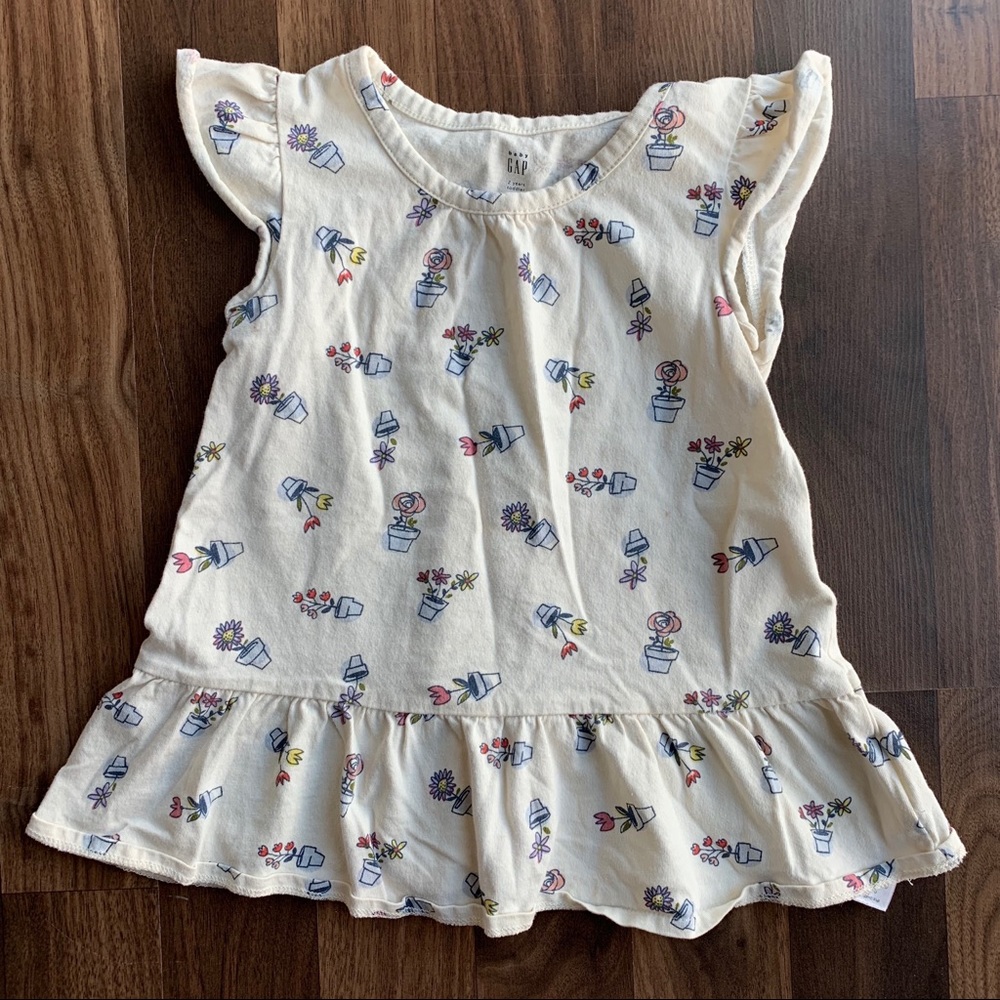 Gap flutter sleeve top 2T